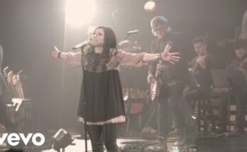 Look Upon The Lord by Kari Jobe Mp3 download with Lyrics